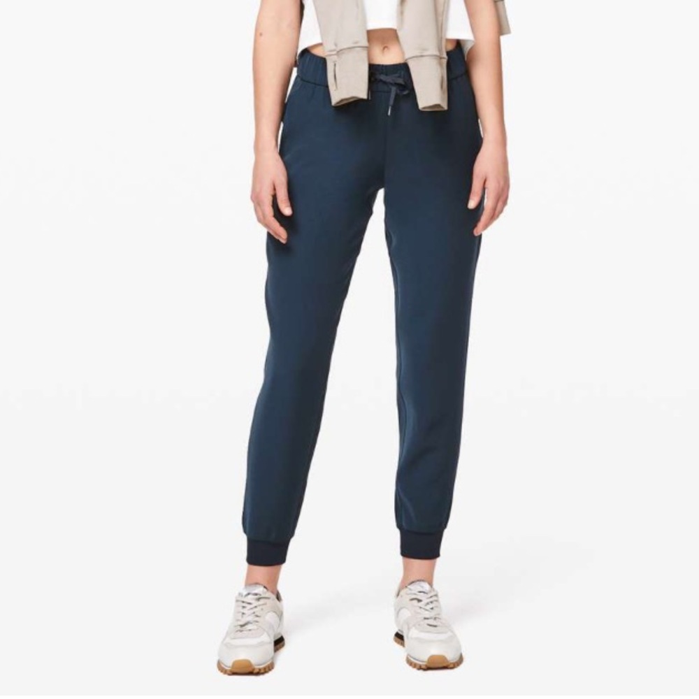 LULULEMON | On the Fly Jogger in True Navy | 2